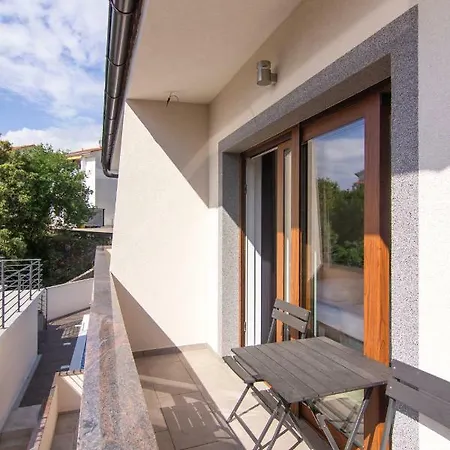 アパート Edi & Tea