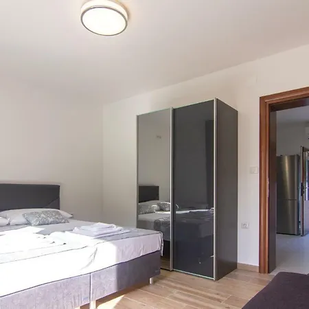 アパート Edi & Tea