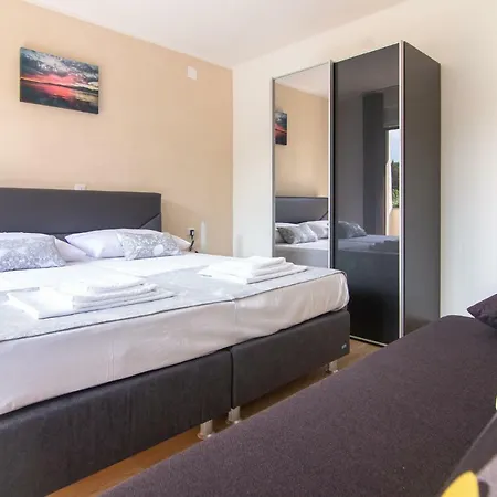 Lägenhet Edi & Tea *