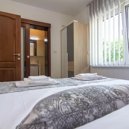 Edi & Tea * Malinska